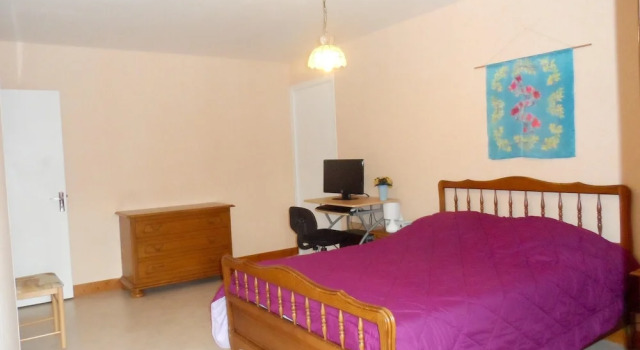 House With 2 Bedrooms in Chanteloup, With Wonderful Lake View, Furnish, Book Hotel Hoteller og overnatningssteder i Coudeville-sur-Mer, Hotel