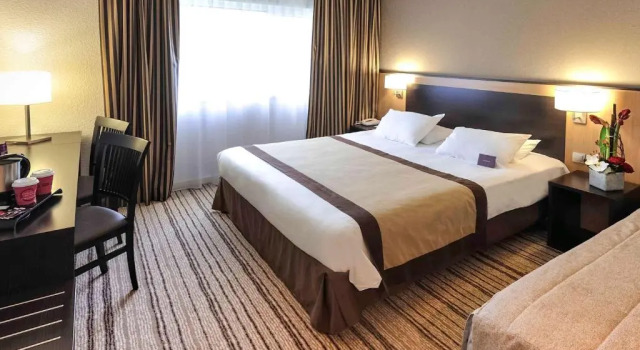 Трёхместный номер Standard Mercure Rouen Val de Reuil