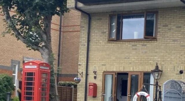 Hertford - Sleeps 2 - 92 Walking Score - Garden