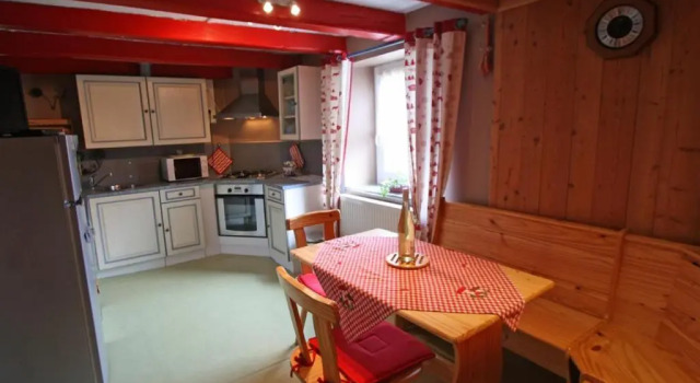 Charmant gîte avec terrasse, WiFi et garage moto à Gérardmer - FR-1-589-133, Забронировать Отель Отели Вогезы 3 звезды, 3*