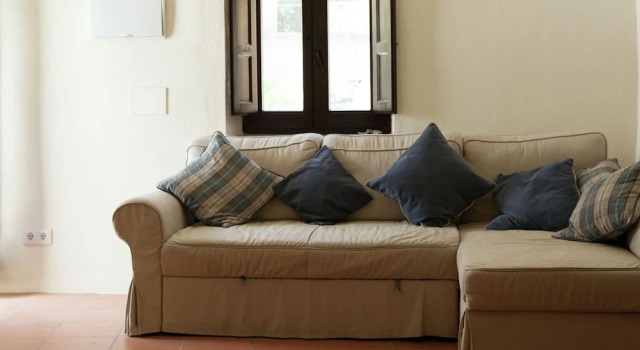 Traditional Restored House for 4 People in Valveralla