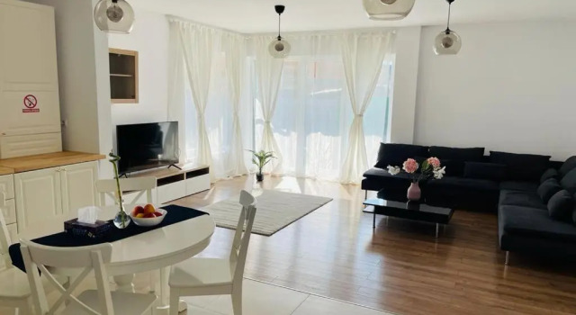 Vila De Lux In Otopeni Cu Living Si 3 Dormitoare, Rezerwuj Hotel Hotele w Ilfov z parkingiem, Parking