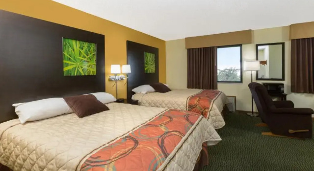 Firedobbelt suite Super 8 by Wyndham Perry IA