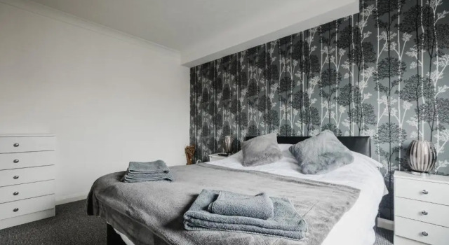 Апартаменты Hullidays - 'Old School Penthouse' Trinity Square