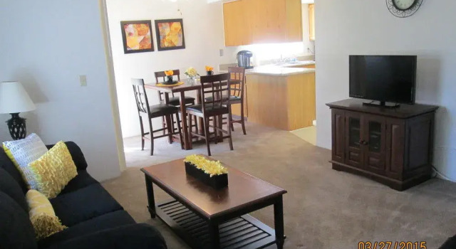 Whispering Meadows Apartments, Book Lejlighed Bakersfield Californien