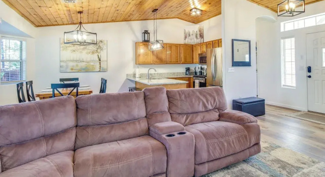 Walk to City Park: Family-friendly Show Low Home, Réserver Maison de vacances Cottages à Show Low, Cottage