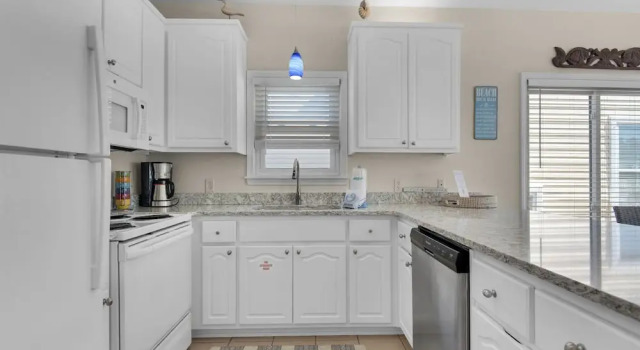 Коттедж South of 30a~short Walk to the Beach, Restaurants and More!