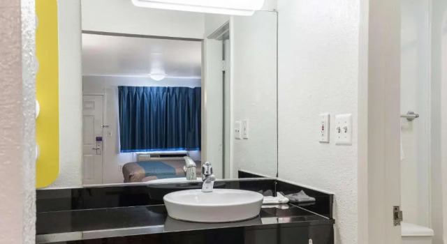 Номер Standard Motel 6-Webster, TX - Houston - Nasa Lake