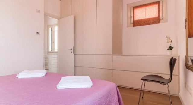 Carmini Canal View and Balcony with Lift