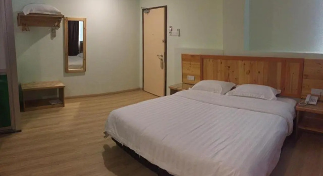 Номер Deluxe Semerah Garden Hotel