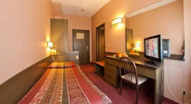 Hotel Cles, Забронировать Отель Клес Val di Non