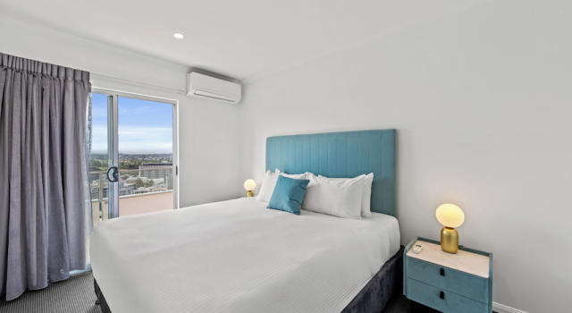 Номер Standard Дуплекс с 3 комнатами с балконом и с видом на город CLLIX Brisbane Central Apartments