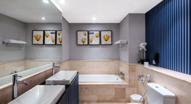 Люкс Deluxe Oakwood Hotel & Apartments Taman Mini Jakarta