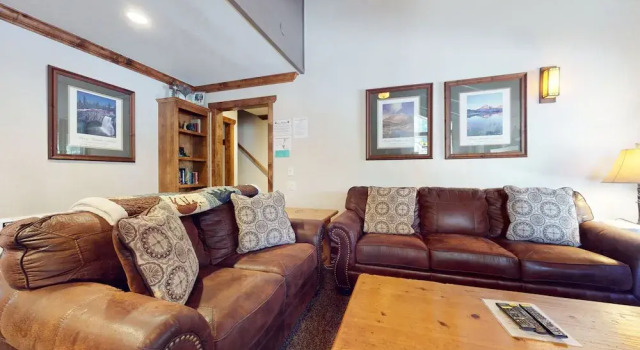 Horizons 4 166 Updated Upstairs Unit with Private Washer Dryer, Walk to Town, On Shuttle Route to Lodges by RedAwning