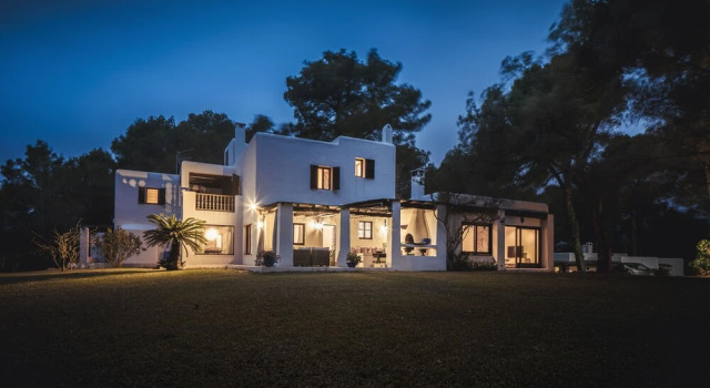 Villa Gertrudis, Book Villa Hoteller i Santa Gertrudis med parkering, Parkering