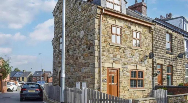 Impeccable 4-bed House in Barnsley, Забронировать Отель Отели Южного Йоркшира с парковкой, Парковка