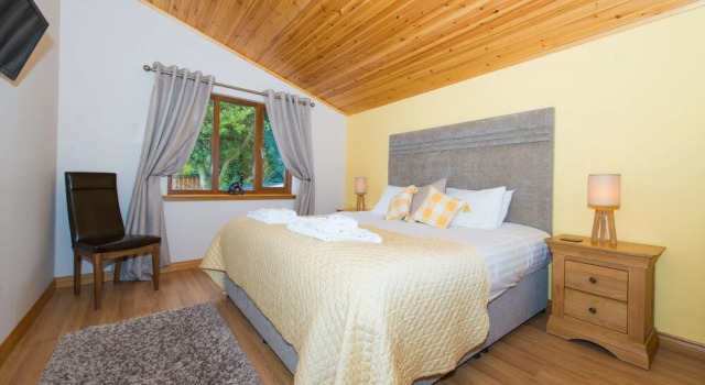Barn Lodge With Hot Tub Near Cupar, Fife, Book Hotel Cupar Fife