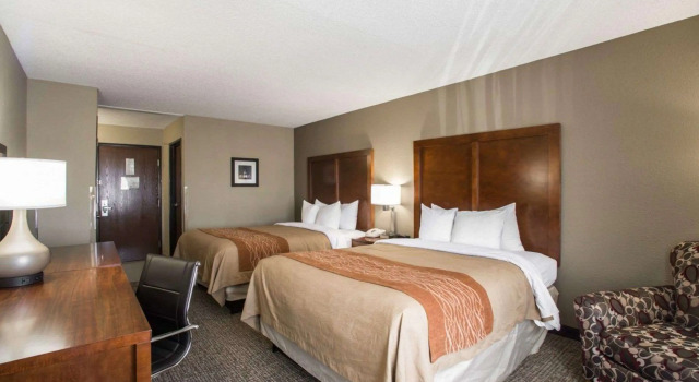 Четырёхместный номер Standard Comfort Inn & Suites Hazelwood - St Louis