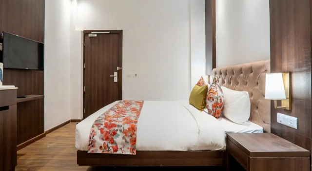 Hotel Le ROI Lake View koti, Rezervovat Hotel Tehri Uttarakhand