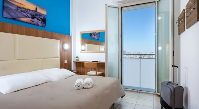 Двухместный номер Economy с балконом Amadei Hotel Figaro & Apartments