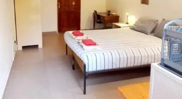 Студия с балконом и с красивым видом из окна Busy Bee Apartments