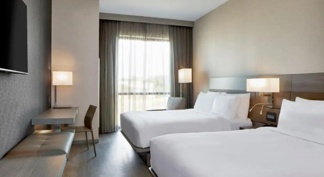 Четырёхместный номер Standard AC Hotel by Marriott Austin Hill Country