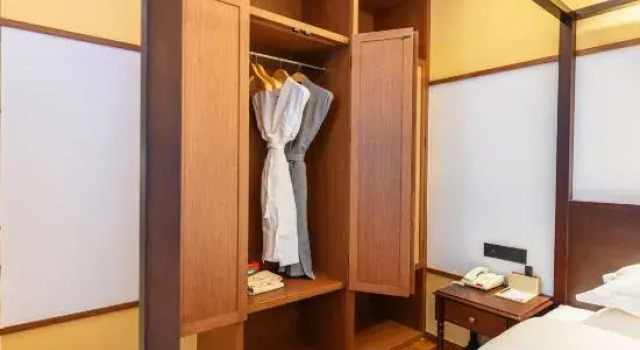 Ruichang Hotel, Rezerwuj Hotel Hotele w Jiangmen z parkingiem, Parking