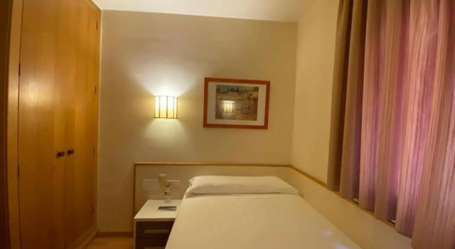 Camera Standard Hotel Estel