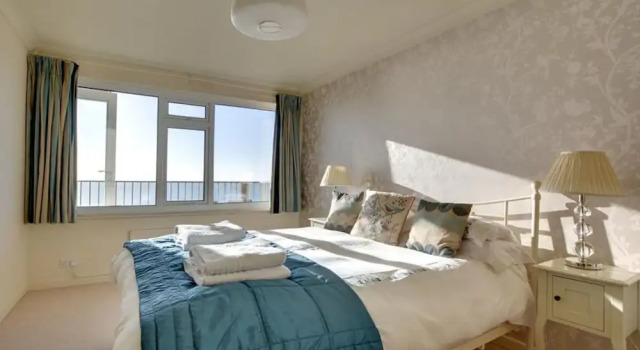 Beautiful Apartment With sea View and Balcony, Near Shops and Pubs, Забронировать Апартаменты/квартира Апартаменты Исторического графства Суссекса, Апартаменты/квартира