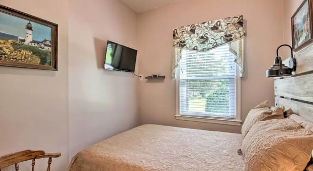 Family Home w/ Fire Pit, 2 Mi to Lake Access, 预订 酒店 哥伦比亚 Congaree National Park