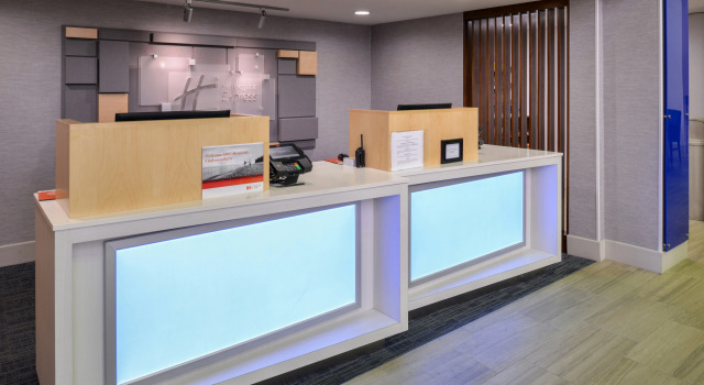 Holiday Inn Express Palm-Desert by IHG