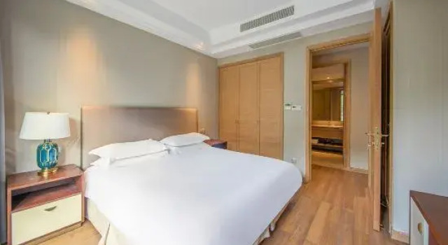 Семейный люкс с 2 комнатами East Beach Resort Banshanwan Hotel