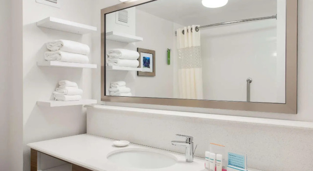 Четырёхместный люкс Hampton Inn Troy