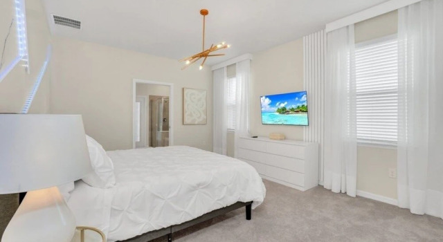 Many Themes For Everyone 10 Huge Bedrooms! 10 Villa by RedAwning, Rezerwuj Willa Hotele w Kissimmee z parkingiem, Parking