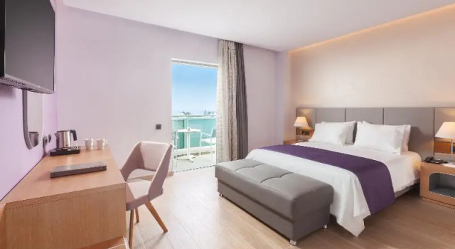 Двухместный номер Standard с балконом Blue Lagoon City Hotel