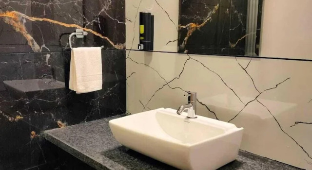 Четырёхместный номер Deluxe ONELLA REGENCY
