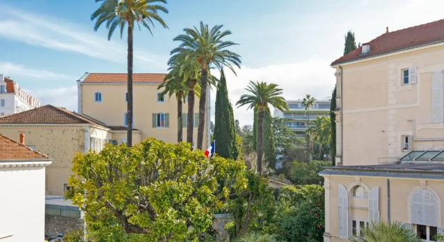 3 Bedrooms: 200m From Croisette