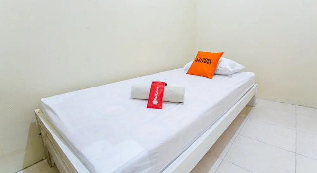 Kost Griya Hotasi by Reddoorz, Boek Hotel Solo. Central Java