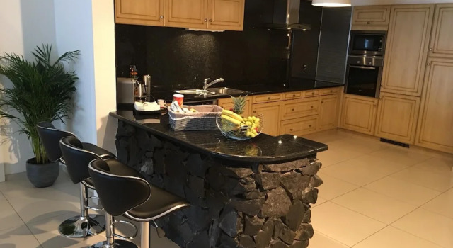 Апартаменты citycentre lake view apartment