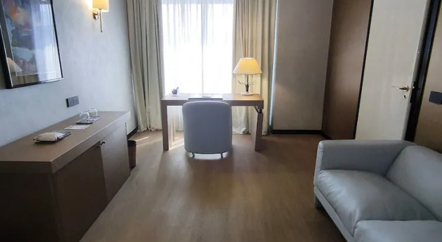Полулюкс Hotel De La Ville Avellino