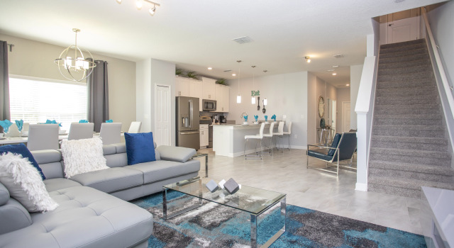 Luxurious 5 Bedroom w/ Pool Close to Disney 9017 @ChampionsGateResort, Book Feriehus Hoteller i Four Corners med pool, Swimmingpool