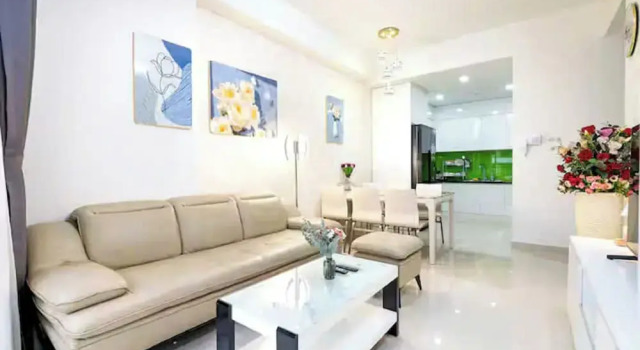 Vivian Boutique The Botanica Residence