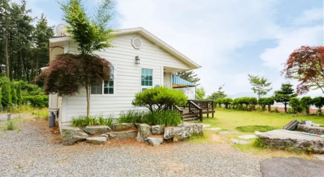Seosan Jungwang Pension, Prenota Hotel Seosan Chungcheongnam-Do