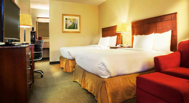 Четырёхместный номер Standard Northwest Inn