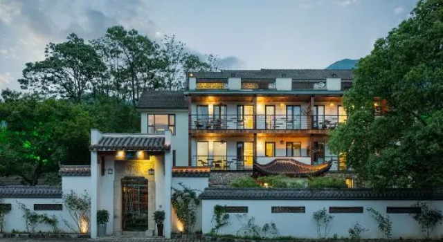 Anji Double Fish Hall Hot Spring Resort B&B (Longwangshan Canyon Drift Shop), Prenota Bed & breakfast Hotel a Huzhou con piscina, Piscina