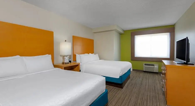 Четырёхместный люкс c 1 комнатой Holiday Inn Express & Suites Wheat Ridge-Denver West by IHG