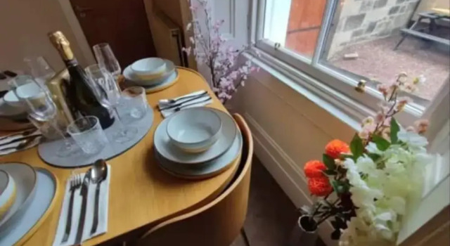 Апартаменты Central-ground Floor-private Garden With Parking