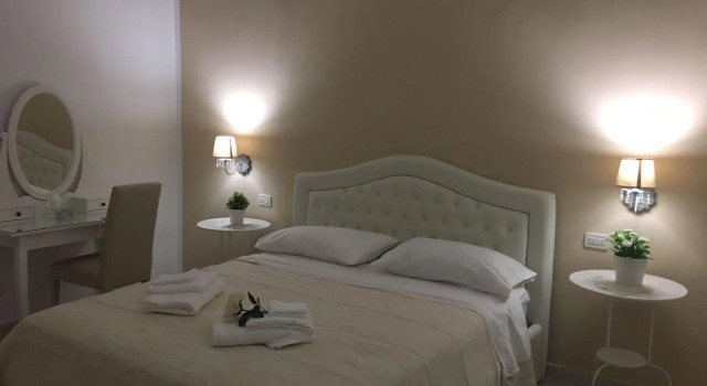 Queen chic apartment