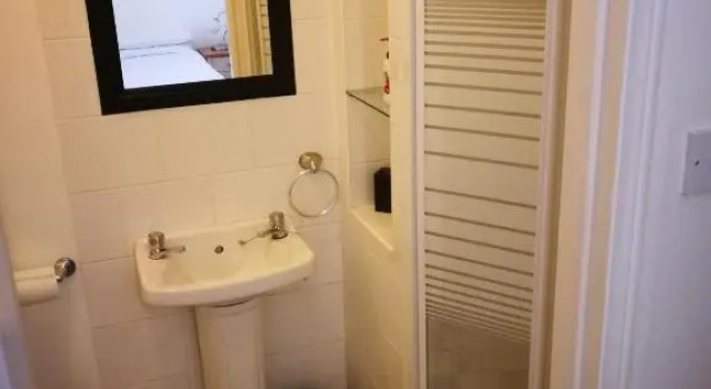 Двухместный номер Standard Delamere Hotel