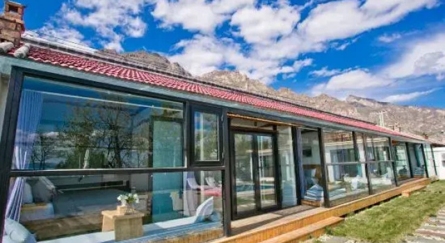 Beijing Xiangli Xiangju Guanshan Xiaoyuan Homestay, Book Hotel Hoteller i Beijing Province med parkering, Parkering